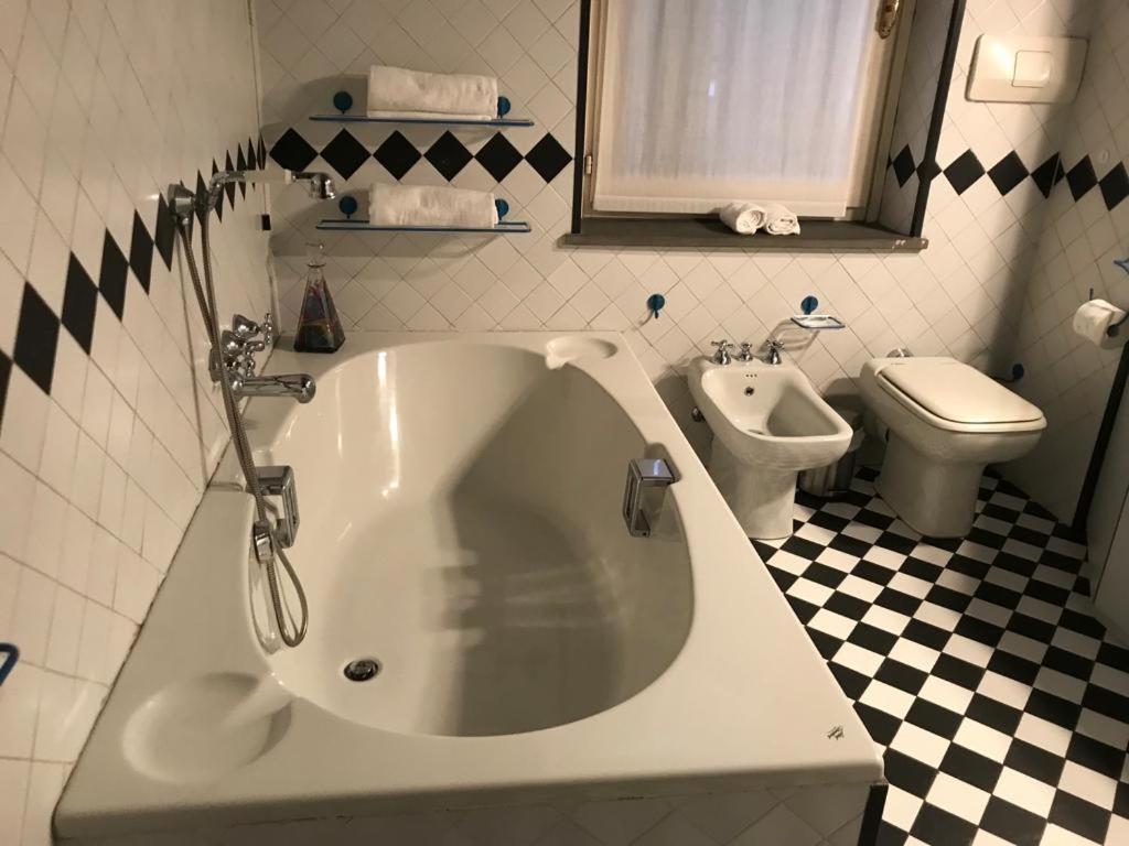 Appartement Gatto Bianco Bergamo 9 Extérieur photo